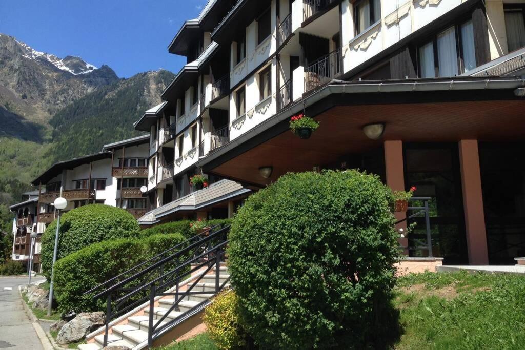 Apartmán Au Coeur De Chamonix, Un Ecrin De Verdure Exteriér fotografie