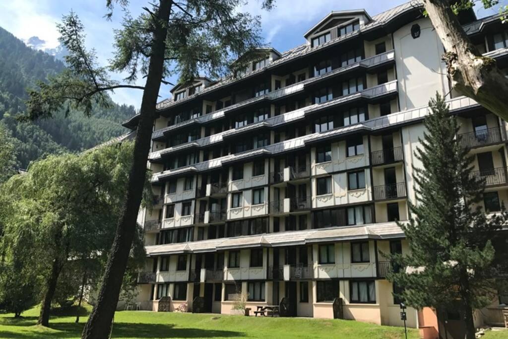 Apartmán Au Coeur De Chamonix, Un Ecrin De Verdure Exteriér fotografie